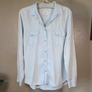 American Eagle Outfitters 2013 Light Blue Button Up Long Sleeve Shirt Medium